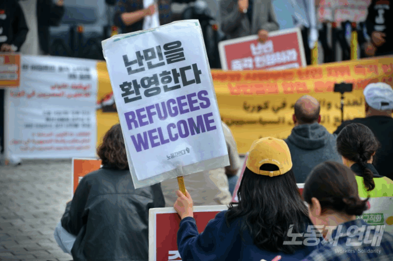 이집트인 정치 난민들의 난민 인정 운동에 연대를!