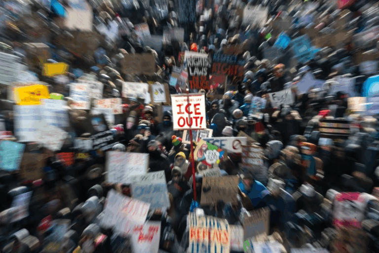 영하 23도의 추위에도 ICE 축출 시위가 미니애폴리스를 뒤덮다
