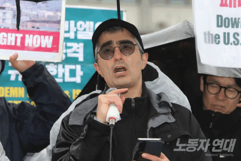 “폭탄으로 민주주의를 이룩할 수 없습니다”