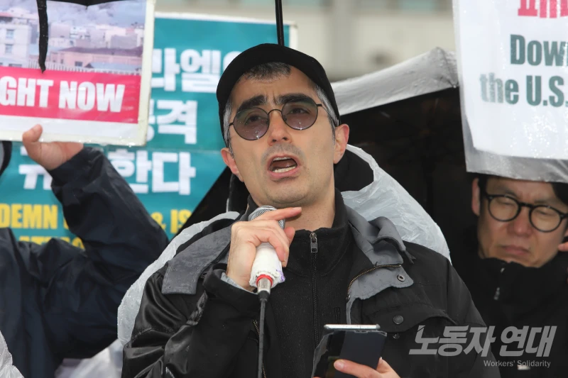 “폭탄으로 민주주의를 이룩할 수 없습니다”